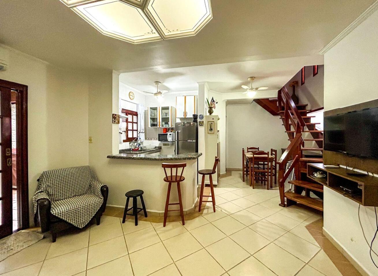 Incrivel Casa A 200M Da Praia Da Enseada Bertiogaヴィラ エクステリア 写真