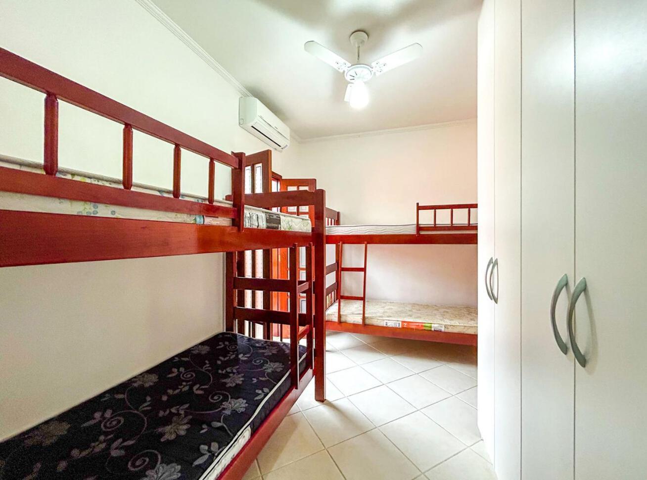 Incrivel Casa A 200M Da Praia Da Enseada Bertiogaヴィラ エクステリア 写真