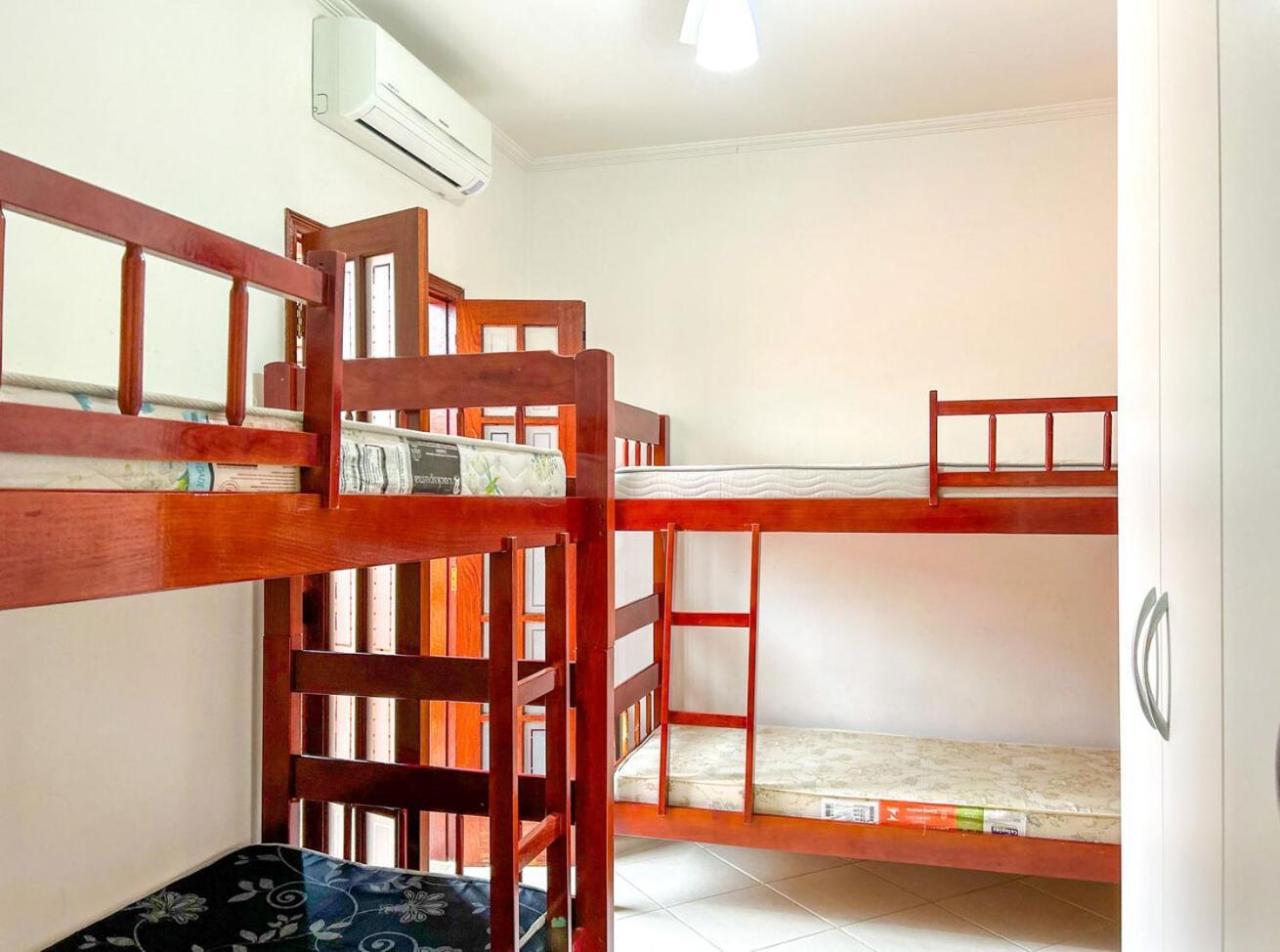 Incrivel Casa A 200M Da Praia Da Enseada Bertiogaヴィラ エクステリア 写真