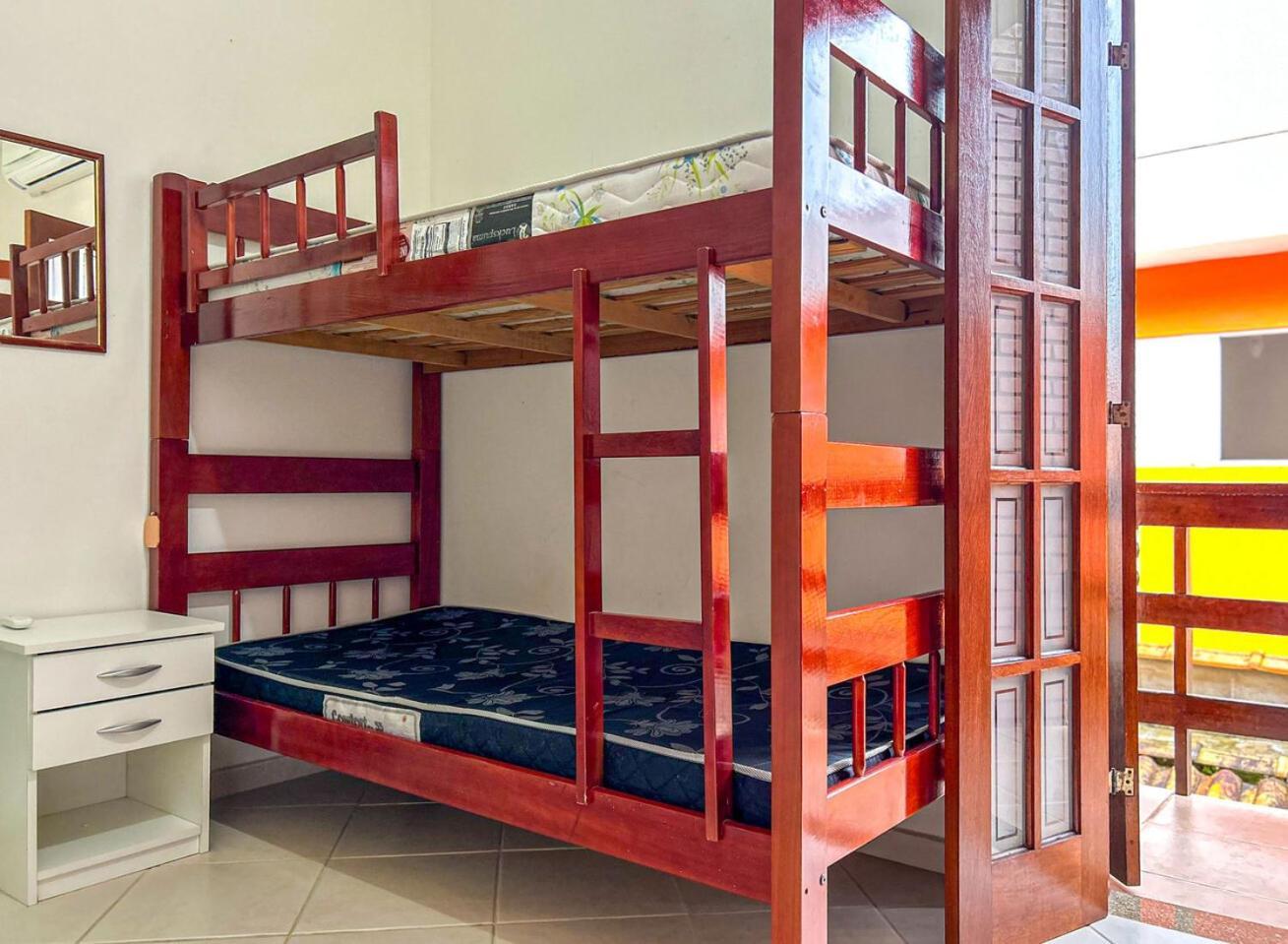 Incrivel Casa A 200M Da Praia Da Enseada Bertiogaヴィラ エクステリア 写真