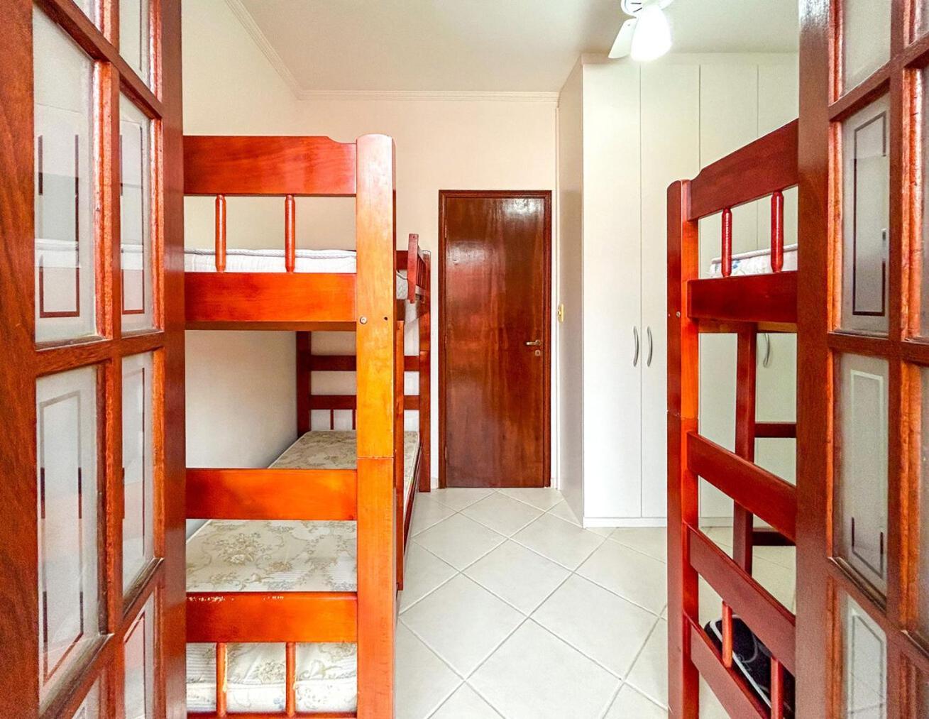 Incrivel Casa A 200M Da Praia Da Enseada Bertiogaヴィラ エクステリア 写真