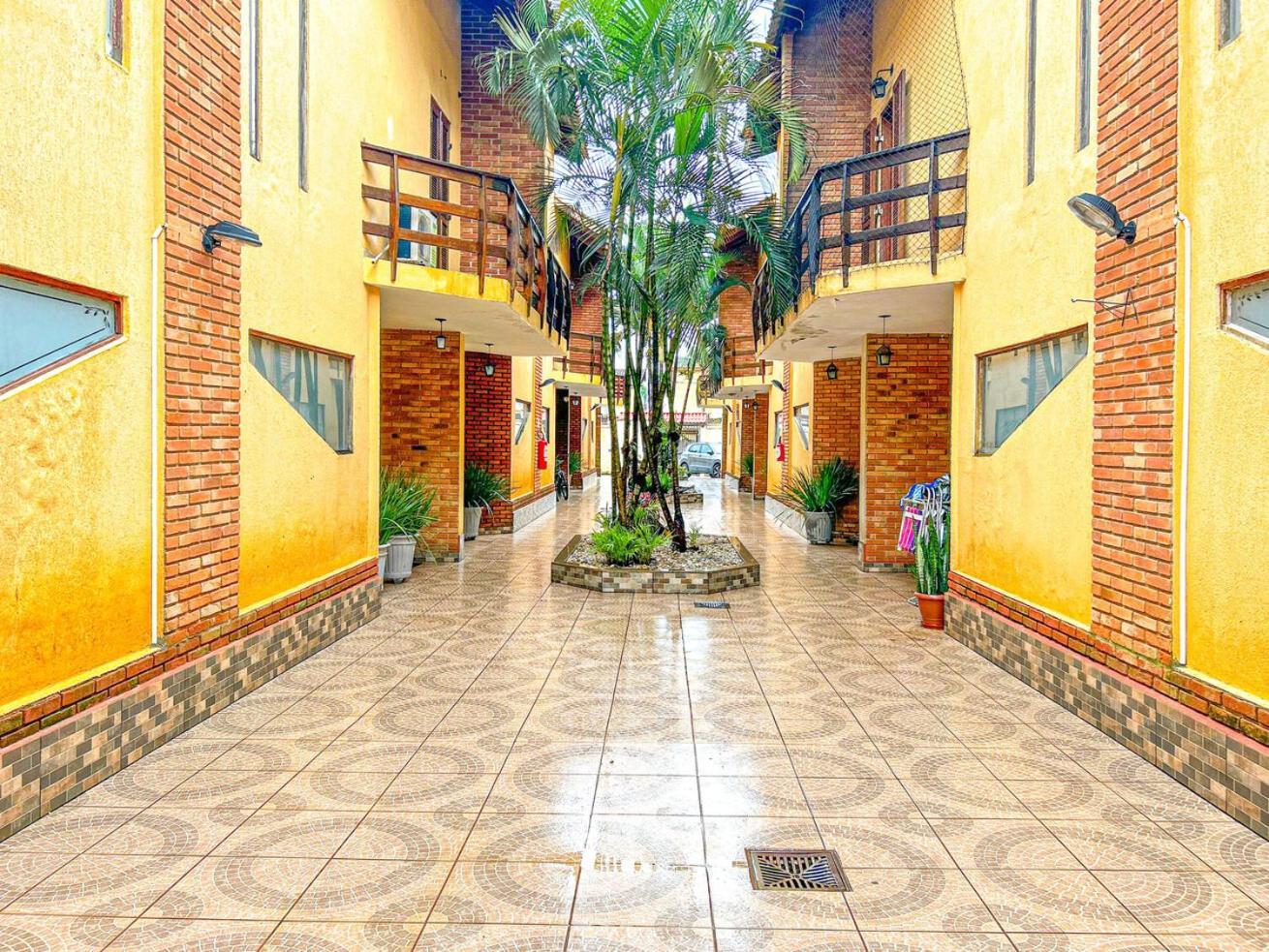 Incrivel Casa A 200M Da Praia Da Enseada Bertiogaヴィラ エクステリア 写真